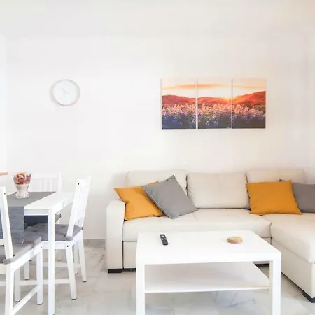 Happy Nest Апартаменты *